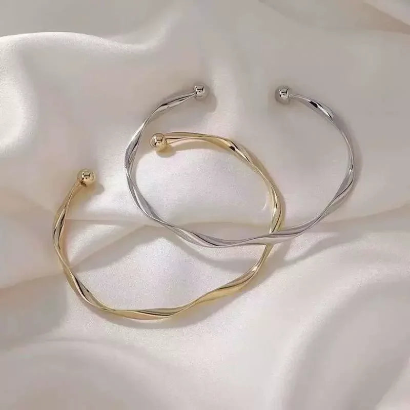 Elegant Twist Bracelet