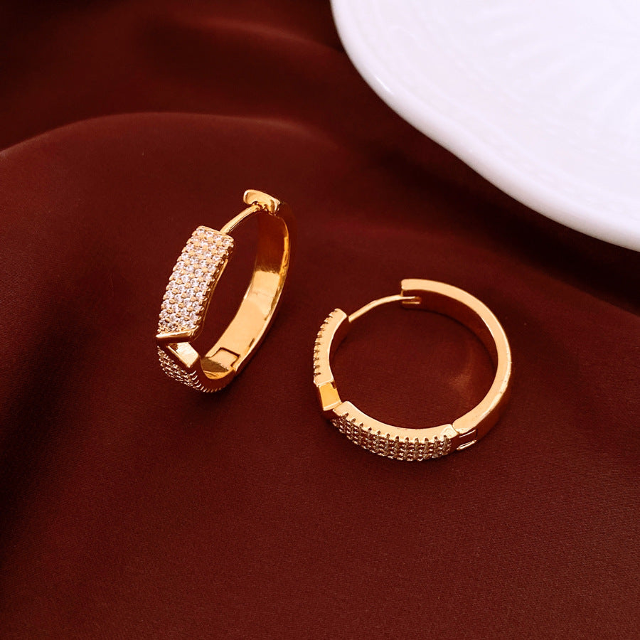 Versatile Letter Round Ear Clip