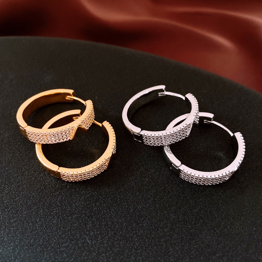 Versatile Letter Round Ear Clip